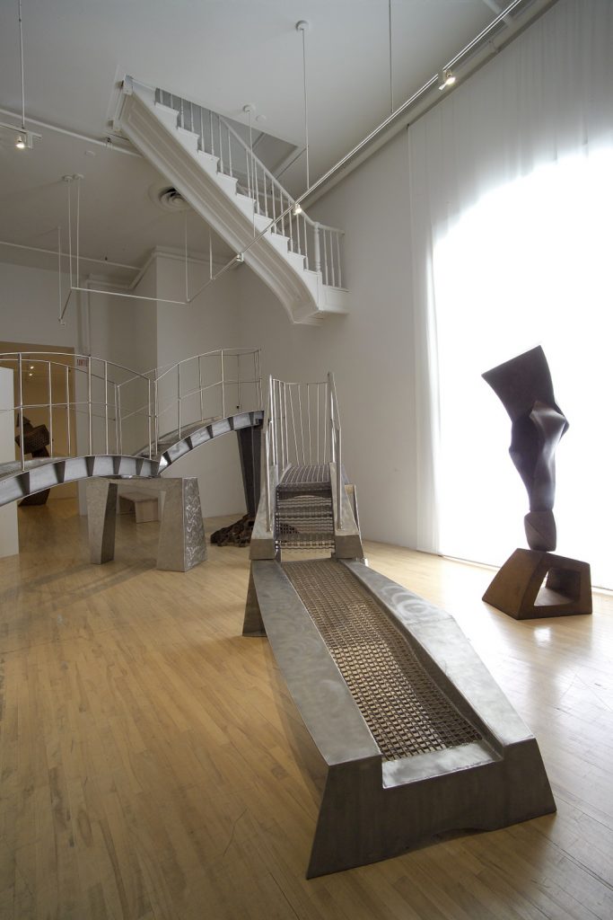 Passerelle et Portance, 2005-2006, acier inoxydable, acier, 300,5 x 921 x 490 cm